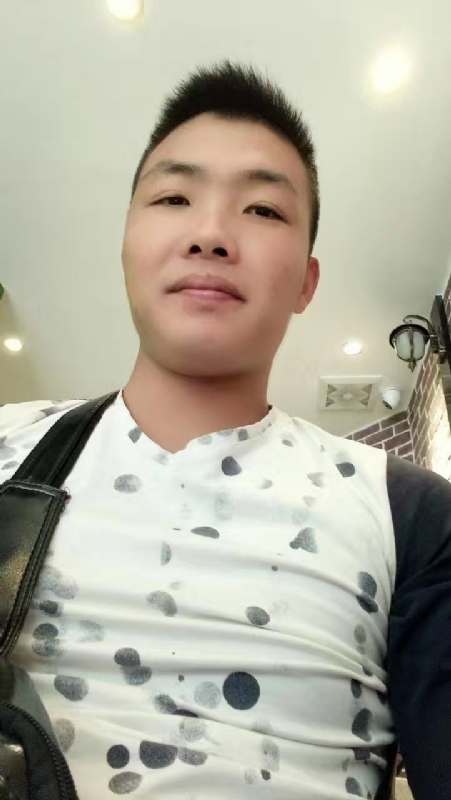 吃生蚝的小乖乖的第一张照片--钦州认干亲服务网